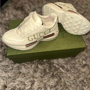 Women's Rhyton Gucci logo leather